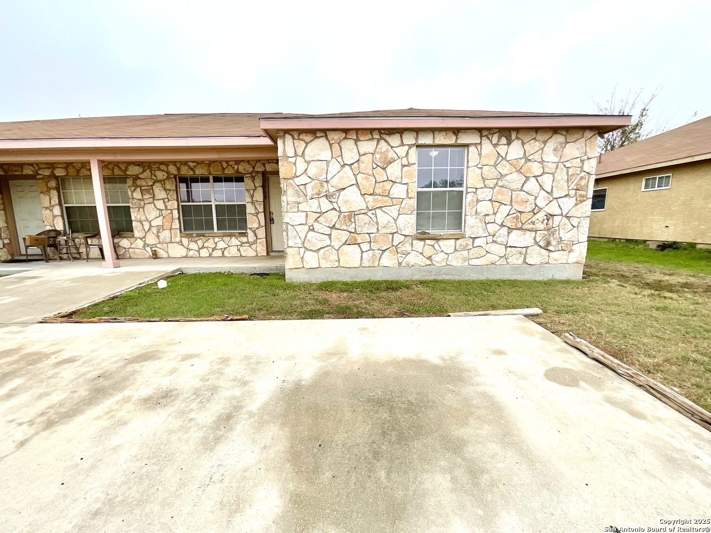 Photo 1 of 32 — 7560 Oak Chase, San Antonio, TX 78239