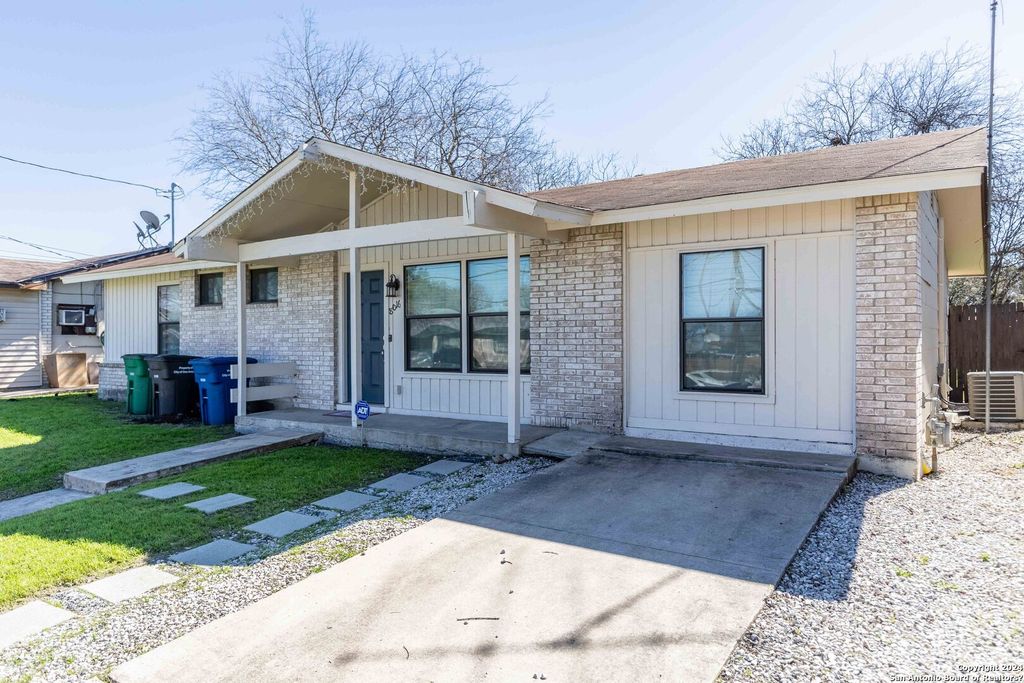 Photo of 8016 LANDING AVE, San Antonio, TX 78227 (MLS # 1915022)