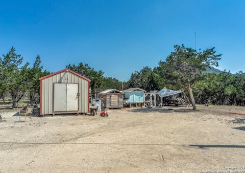 A home in Bandera