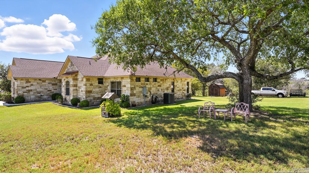 Photo of 121 Carrizo Ridge, Floresville, TX 78114 (MLS # 1896938)