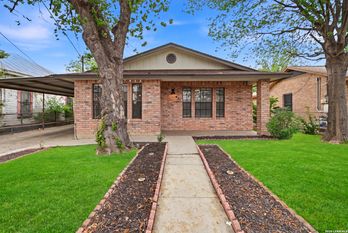 Single Family Residence at 425 Sandmeyer st