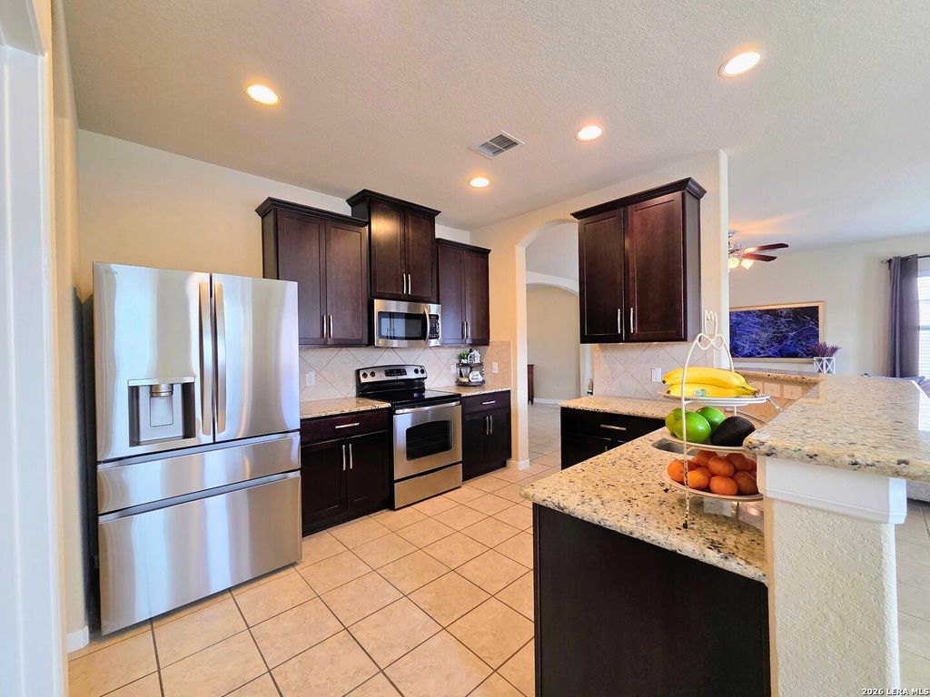 Photo of 11414 Oaks Hike, San Antonio, TX 78245 (MLS # 1939632)