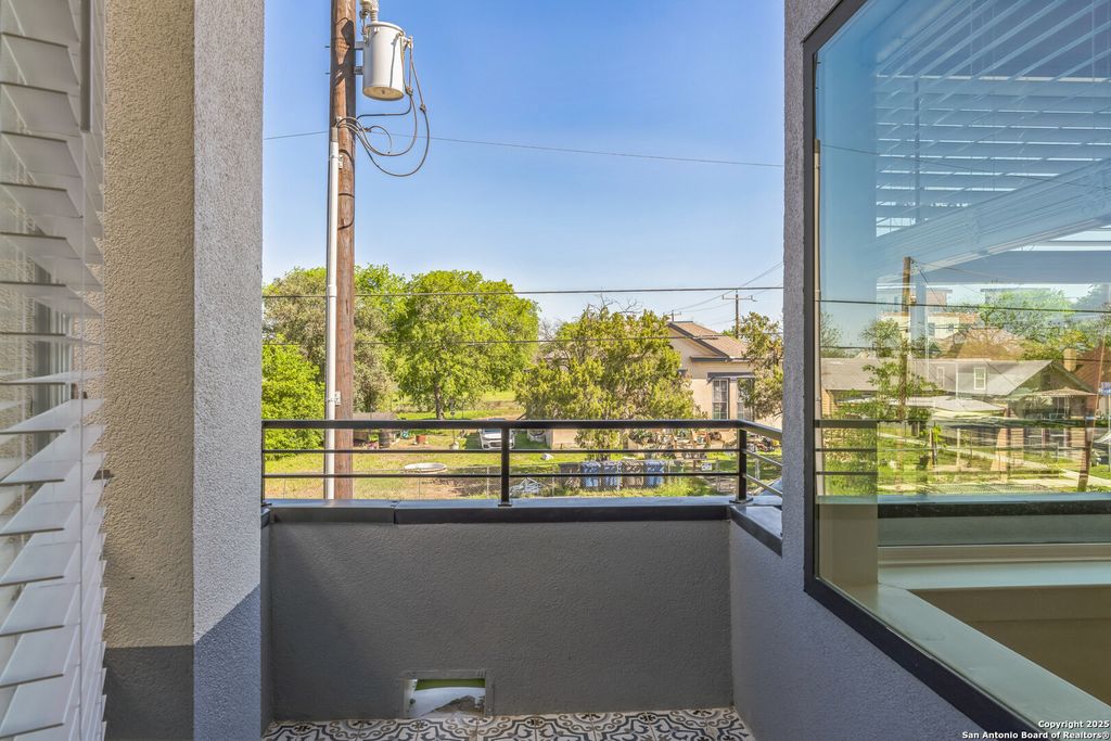 Photo of 1026 Wyoming St, San Antonio, TX 78203 (MLS # 1948118)