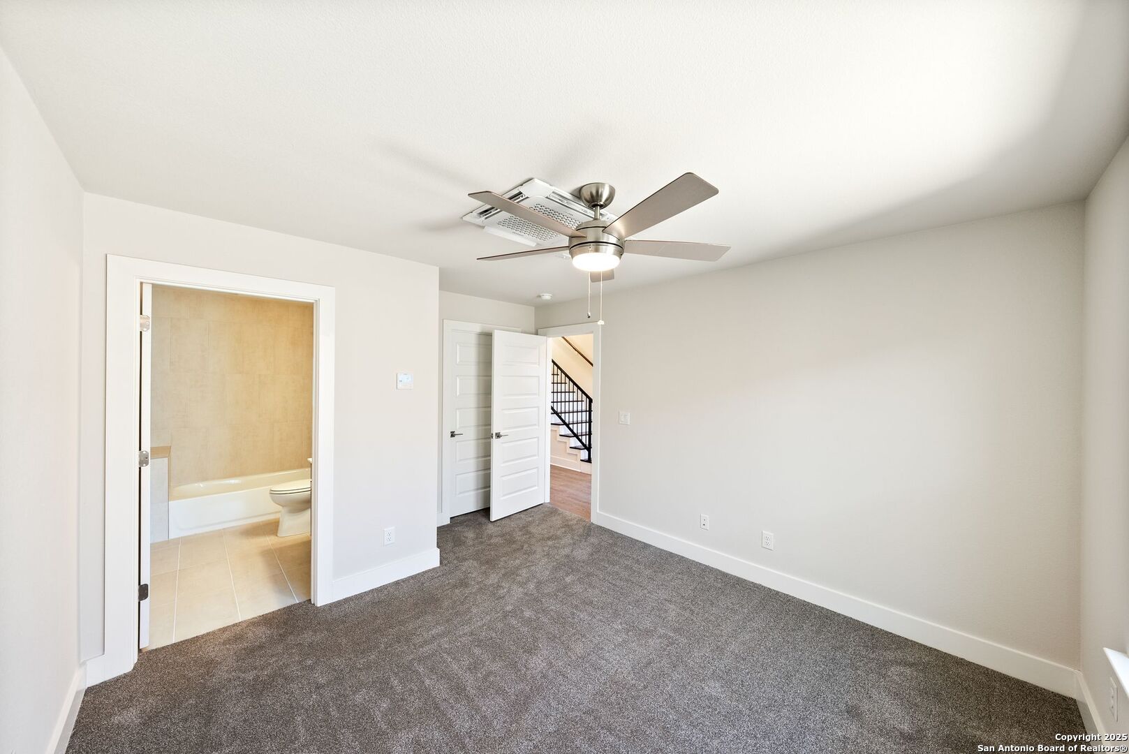 419 Ira Avenue 2101