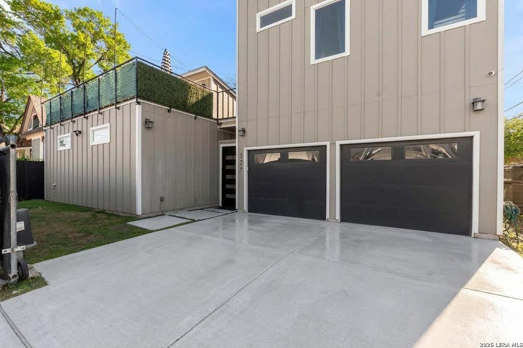 Photo of 327 Jackson, San Antonio, TX 78212 (MLS # 1950577)