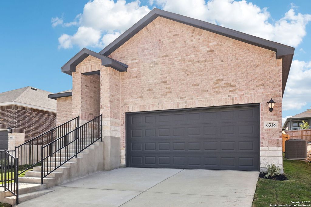 Photo of 6318 Comanche Coyote, San Antonio, TX 78233 (MLS # 1842919)
