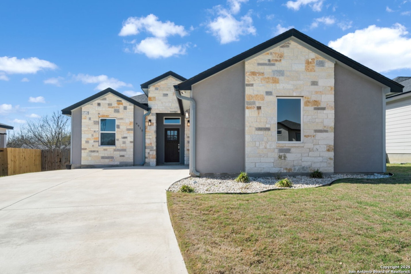 9915 Loma Alta Circle