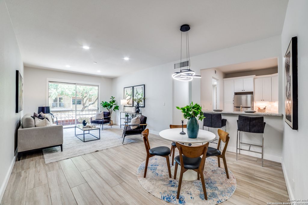 Photo of 7711 Broadway 11B #11B, San Antonio, TX 78209 (MLS # 1929903)