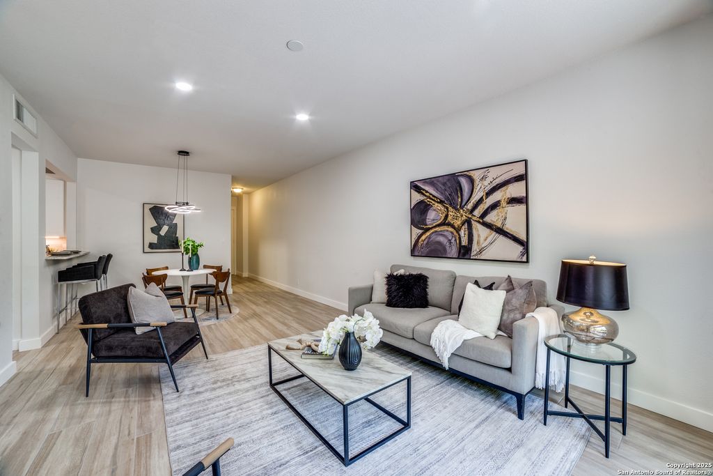 Photo of 7711 Broadway 11B #11B, San Antonio, TX 78209 (MLS # 1929903)