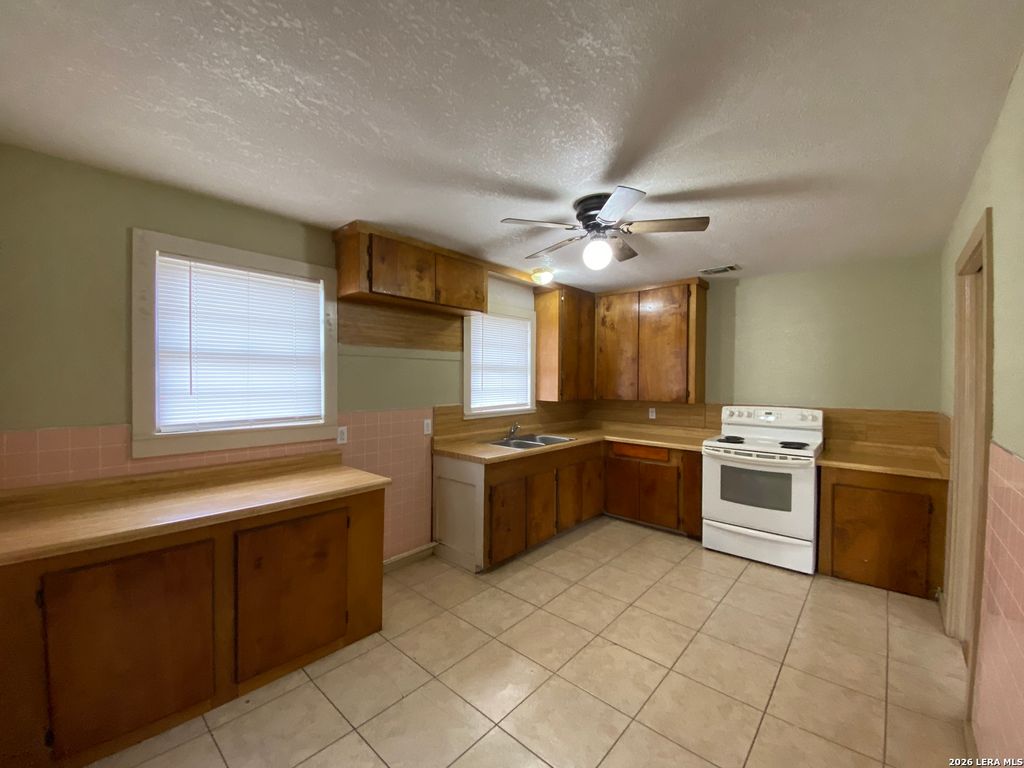 Photo of 116 Tagert, Pleasanton, TX 78064 (MLS # 1941778)