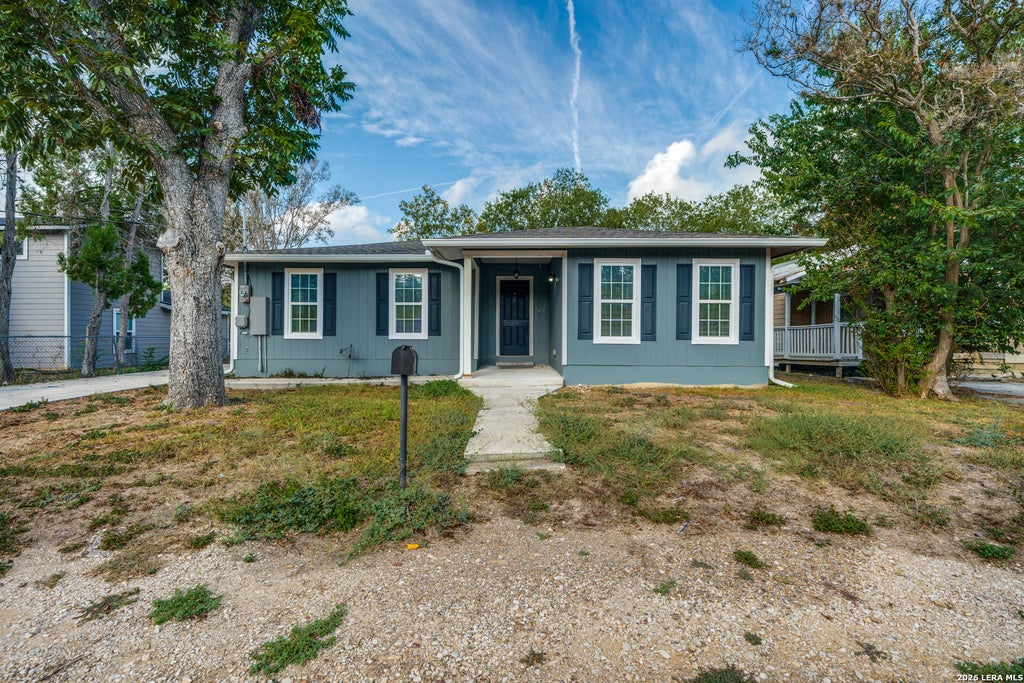 Photo of 424 ELLIS ST, Seguin, TX 78155 (MLS # 2020091)