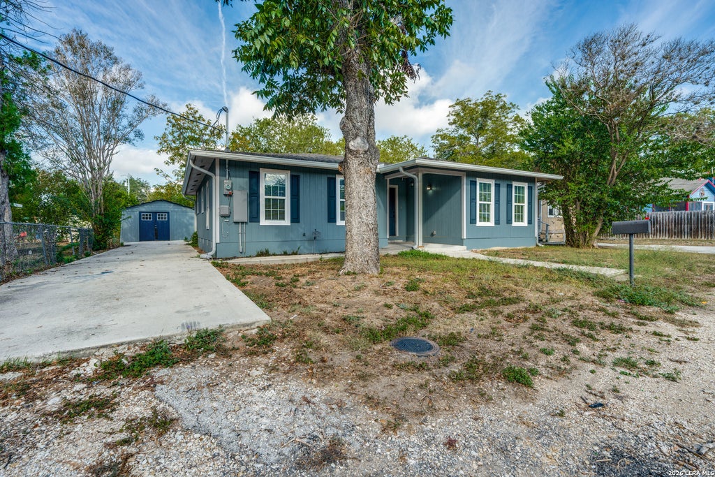 Photo of 424 ELLIS ST, Seguin, TX 78155 (MLS # 2020091)