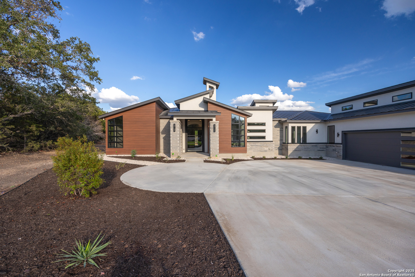 1758 PARADISE PKWY