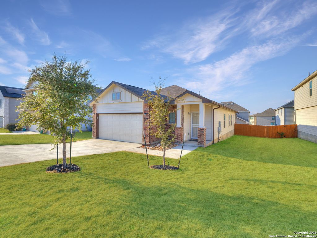 Photo of 340 Saddle Leaf, Cibolo, TX 78108 (MLS # 1870945)