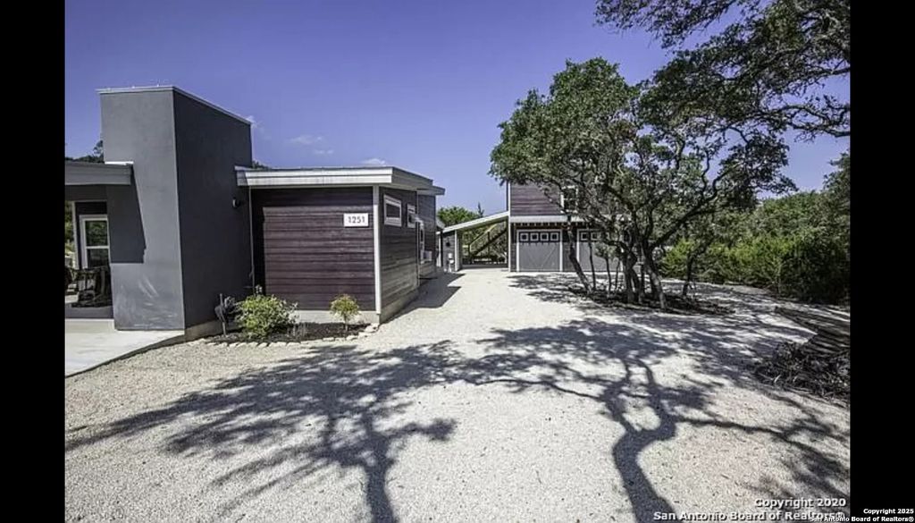 Photo of 1251 Canyon, Canyon Lake, TX 78133 (MLS # 1918360)