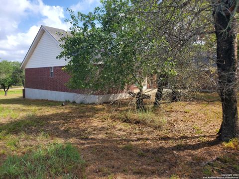 A home in Floresville