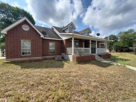 A home in Floresville