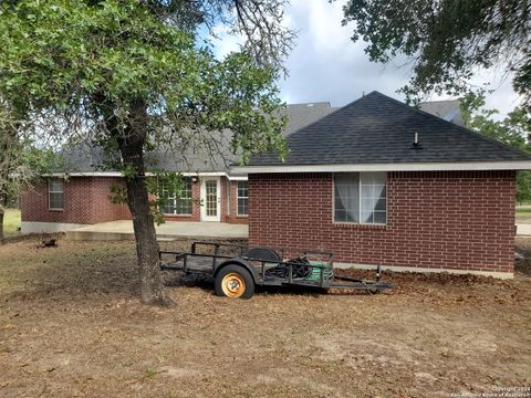 A home in Floresville