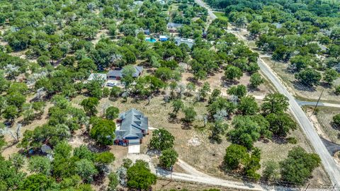 A home in Floresville