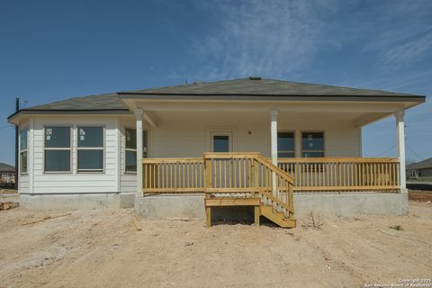 A home in Floresville