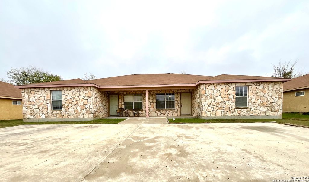 Photo of 7560 Oak Chase, San Antonio, TX 78239 (MLS # 1910704)
