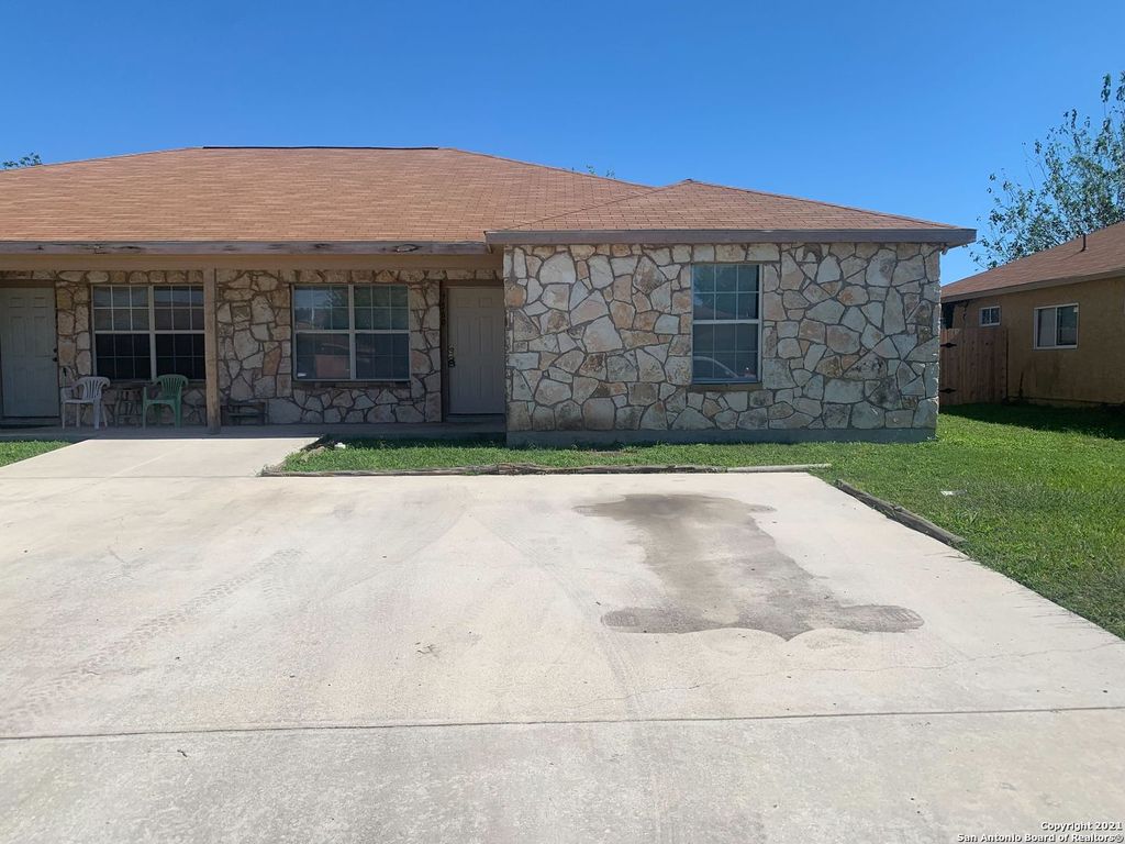 Photo of 7560 Oak Chase, San Antonio, TX 78239 (MLS # 1910704)