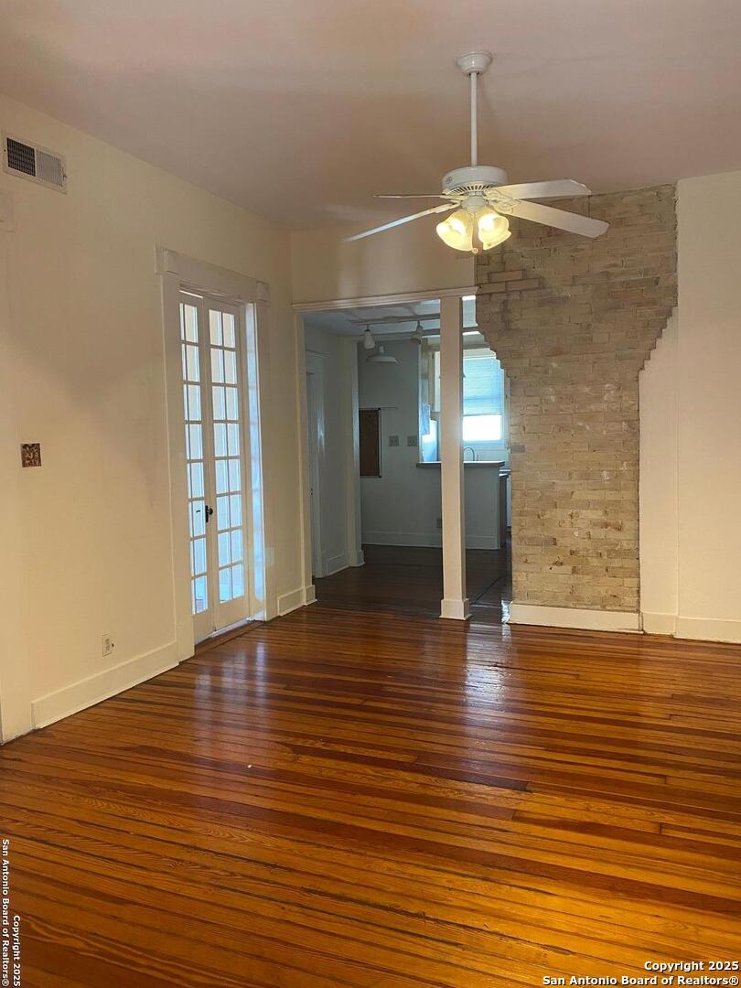 118 E Craig Place 2