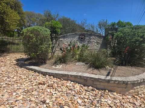 102 County Road 2732 Mico TX 78056