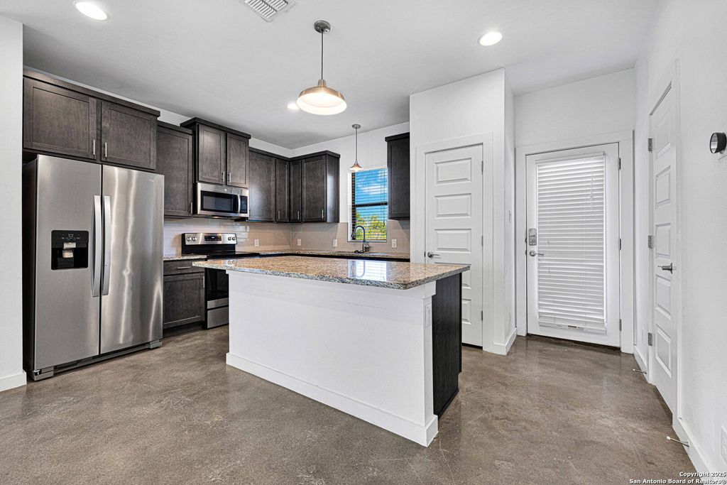 Photo of 1162 N Olive St, San Antonio, TX 78202 (MLS # 1926771)