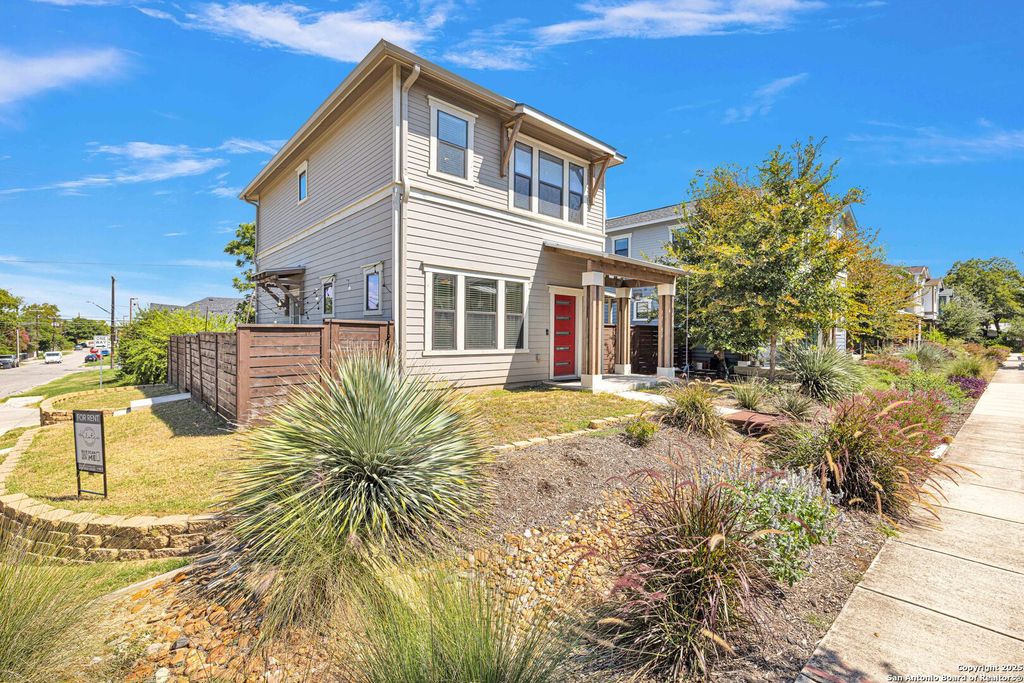 Photo of 1162 N Olive St, San Antonio, TX 78202 (MLS # 1926771)