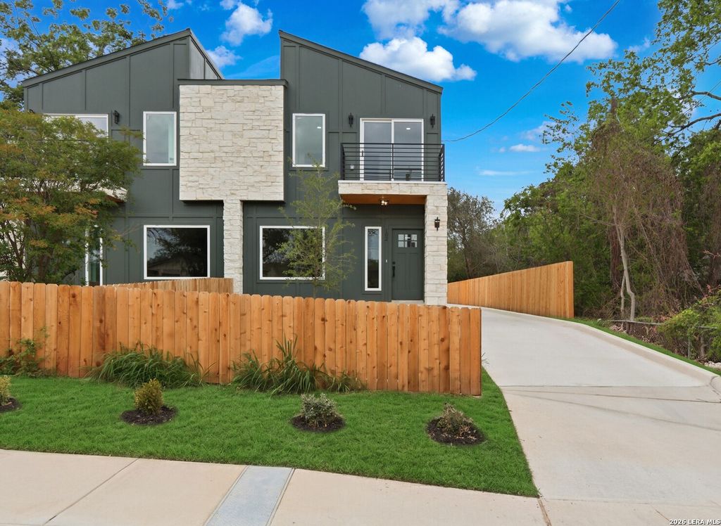 Photo of 2111 VIRGINIA BLVD #102, San Antonio, TX 78203 (MLS # 1959575)