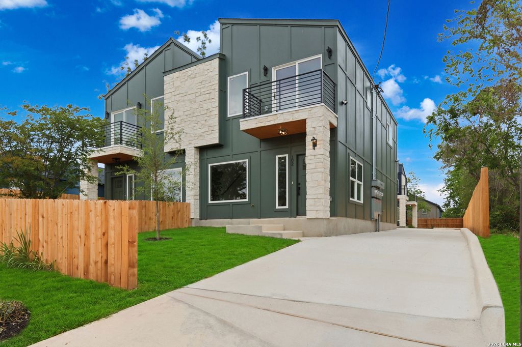 Photo of 2111 VIRGINIA BLVD #102, San Antonio, TX 78203 (MLS # 1959575)