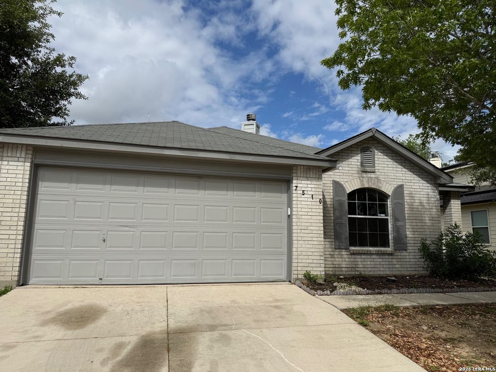 Photo of 7510 CARRIAGE PASS, San Antonio, TX 78249 (MLS # 1957209)