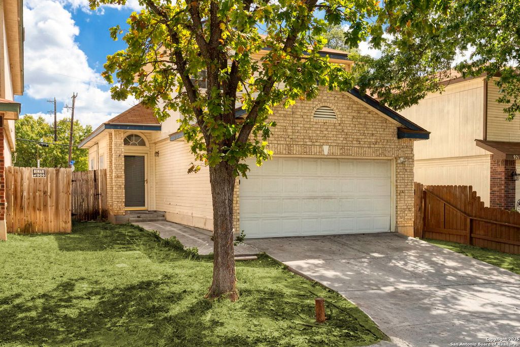 Photo of 9210 Gillcross Way, San Antonio, TX 78250 (MLS # 1914768)