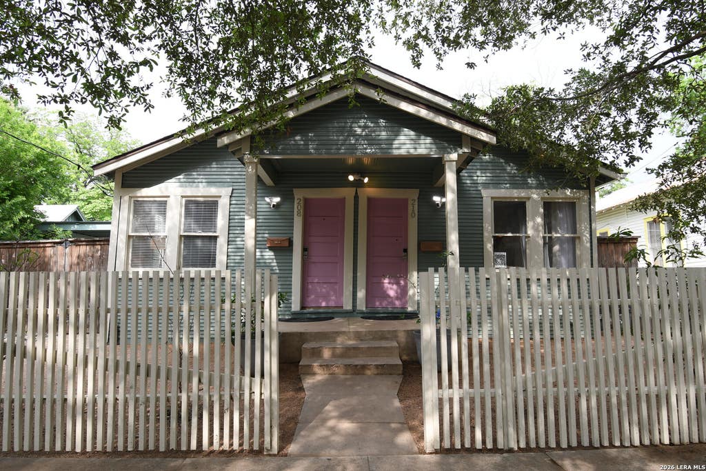 Photo of 210 Mission St, San Antonio, TX 78210 (MLS # 1965950)