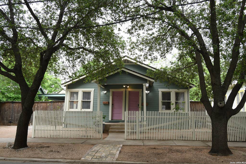 Photo of 210 Mission St, San Antonio, TX 78210 (MLS # 1965950)
