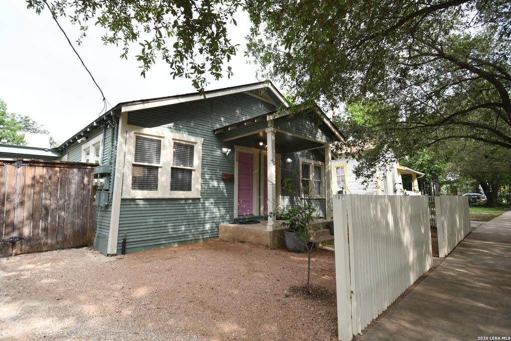 Photo of 210 Mission St, San Antonio, TX 78210 (MLS # 1965950)