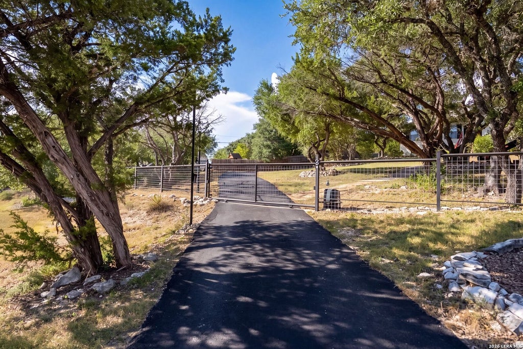 Photo of 9915 Scenic Hills Dr, San Antonio, TX 78255 (MLS # 2017120)