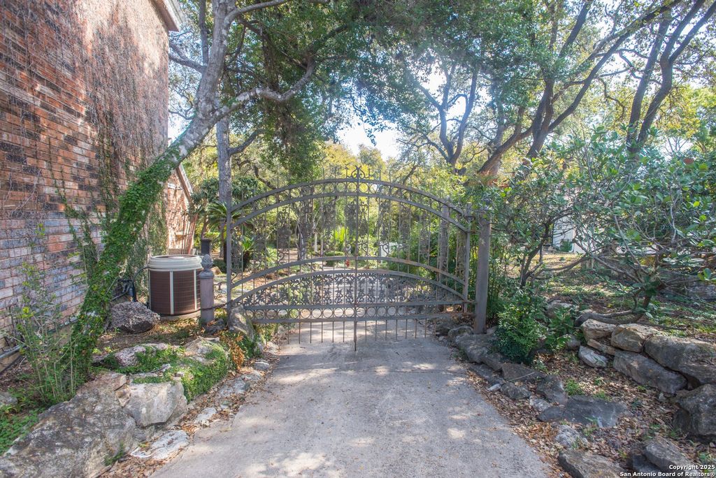 Photo of 11702 British Arms, San Antonio, TX 78251 (MLS # 1924566)