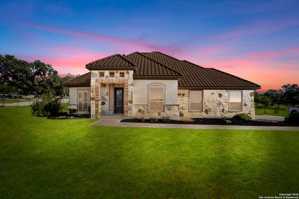 Photo of 1324 Trentino, New Braunfels, TX 78132 (MLS # 1929649)