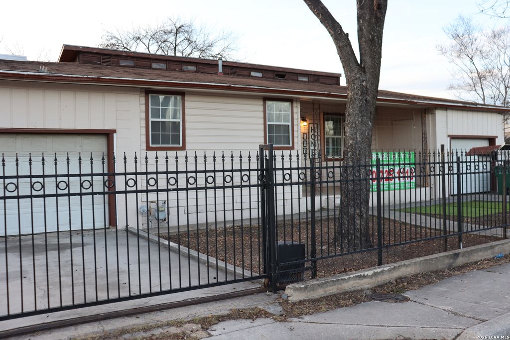 Photo of 607 S. Hamilton Street, San Antonio, TX 78207 (MLS # 1938031)