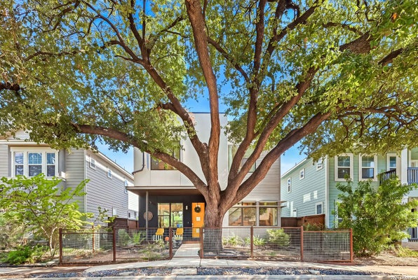635 LEIGH ST, SAN ANTONIO, TX 78210 - Image a4b400702124aa152cdbfa06ae459d92/1137638075