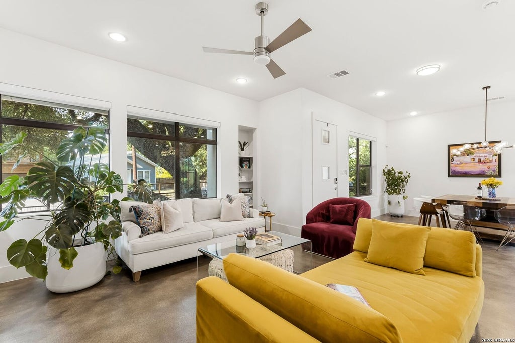 Photo of 635 LEIGH ST, San Antonio, TX 78210 (MLS # 2020424)