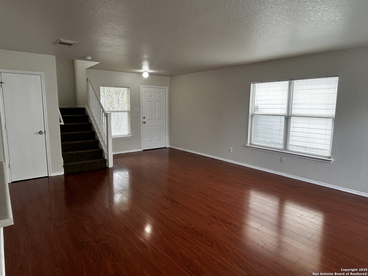 9042 twinceek Farm