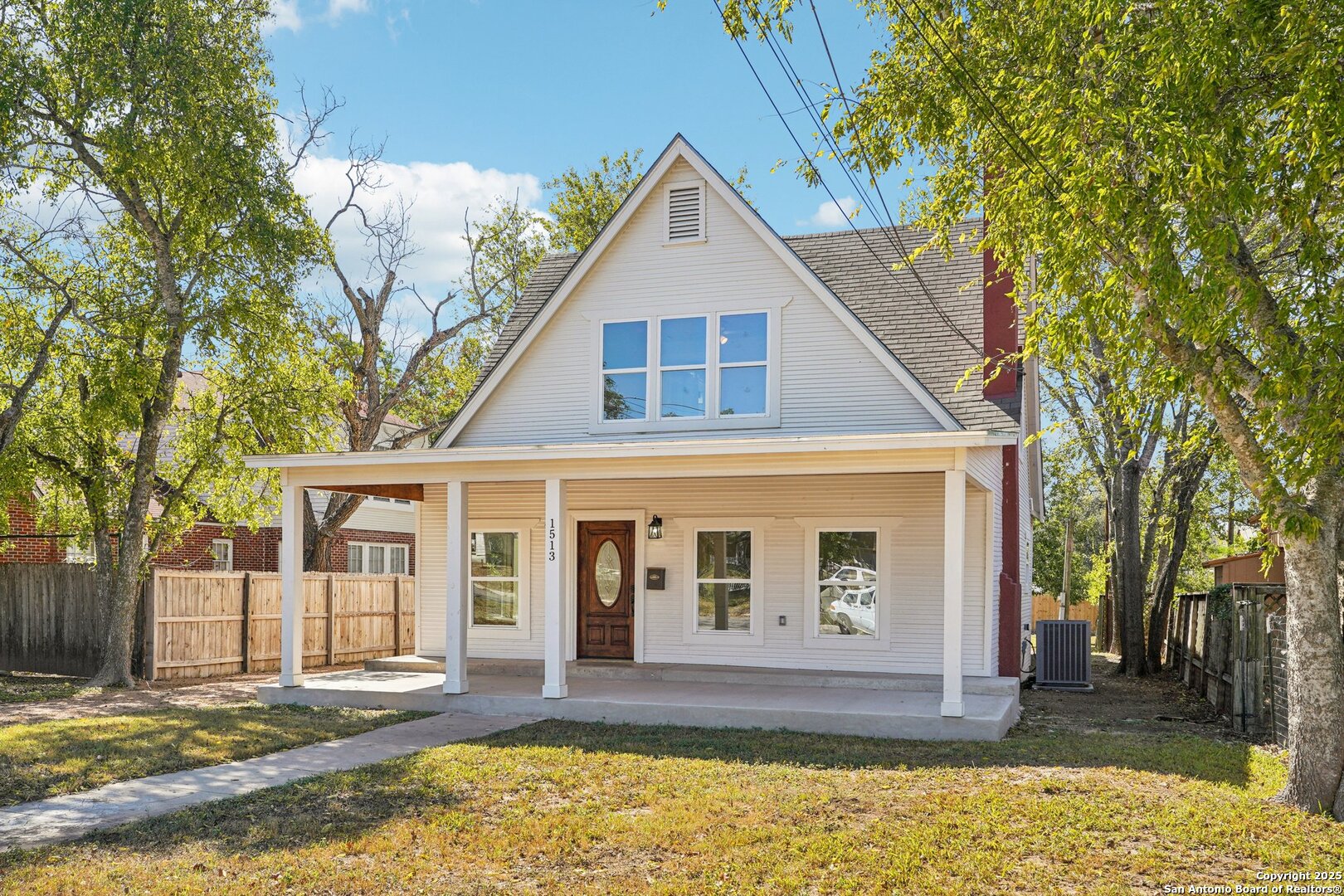 Photo 1 of 58 — 1513 Jefferson St, Kerrville, TX 78028