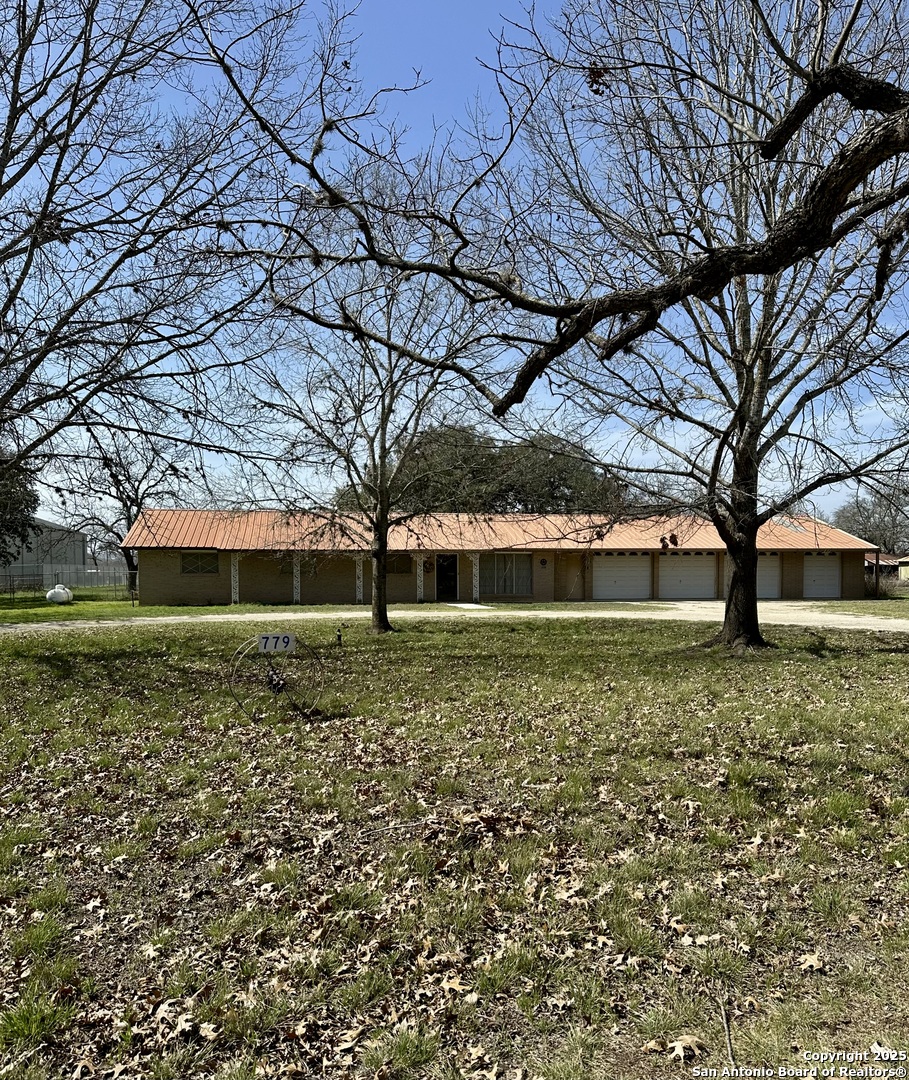 Utopia, Texas 78884, United States, 4 Bedrooms Bedrooms, ,2 BathroomsBathrooms,Residential,Active,86080