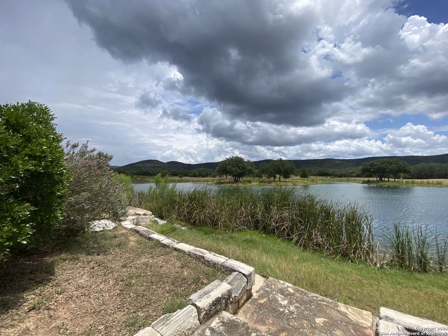000 Mountain Valley Dr.