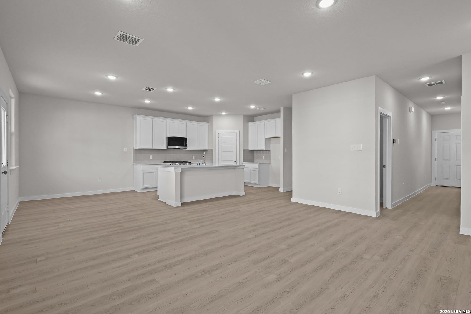 7383 Teal Trace