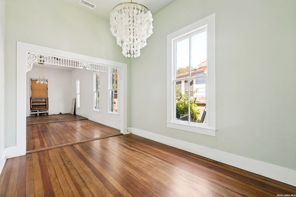 Photo of 325 CEDAR ST, San Antonio, TX 78210 (MLS # 1993020)