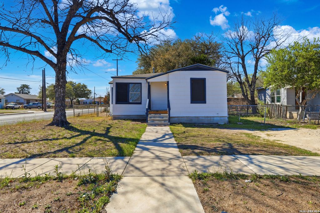 Photo of 863 Cavalier, San Antonio, TX 78225 (MLS # 1948829)